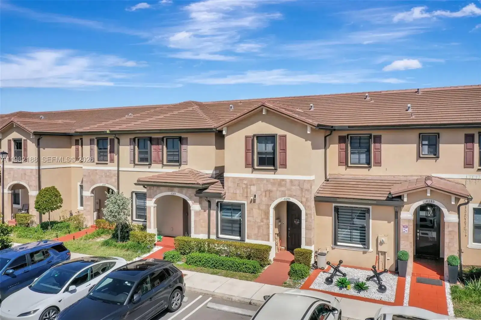 11295 W 34th Way, Hialeah Gardens FL 33018