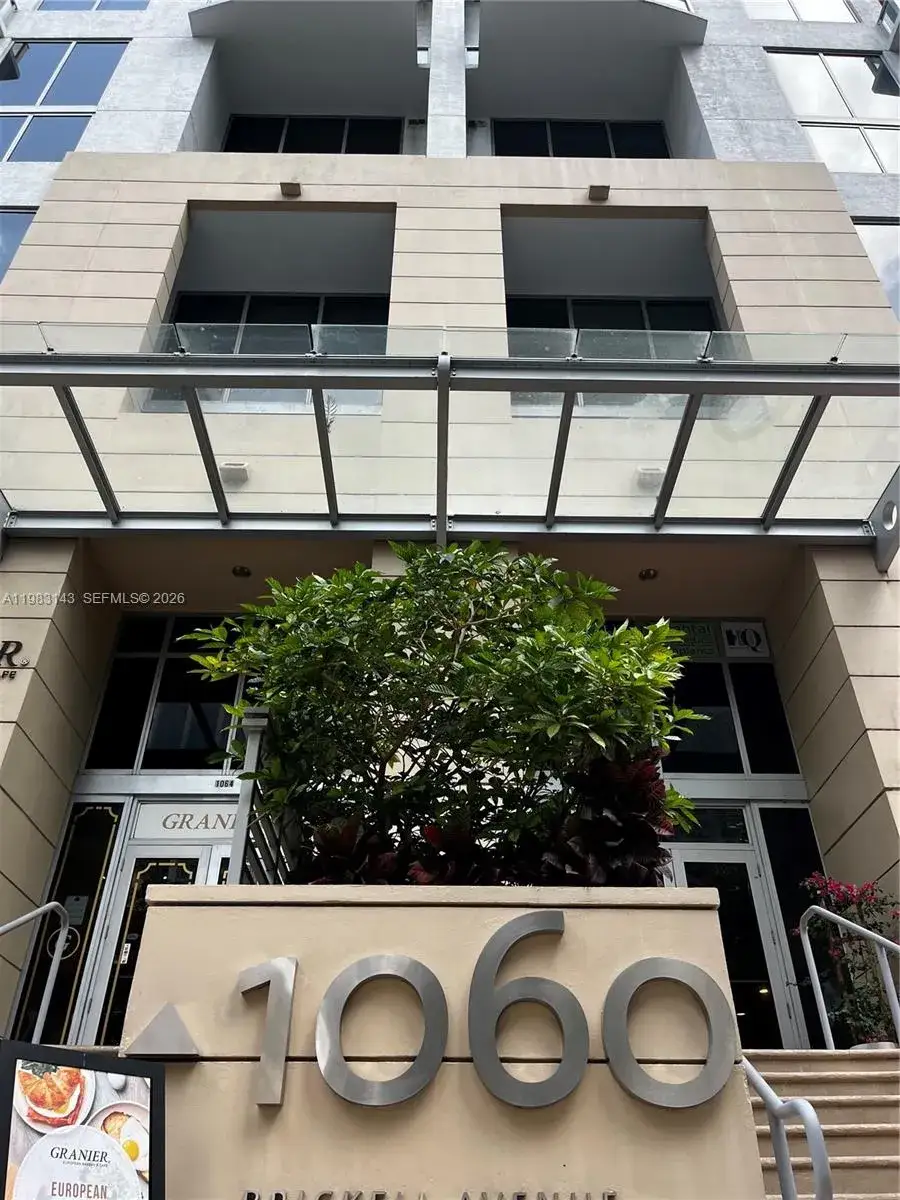 1060 Brickell Ave # 1707, Miami FL 33131