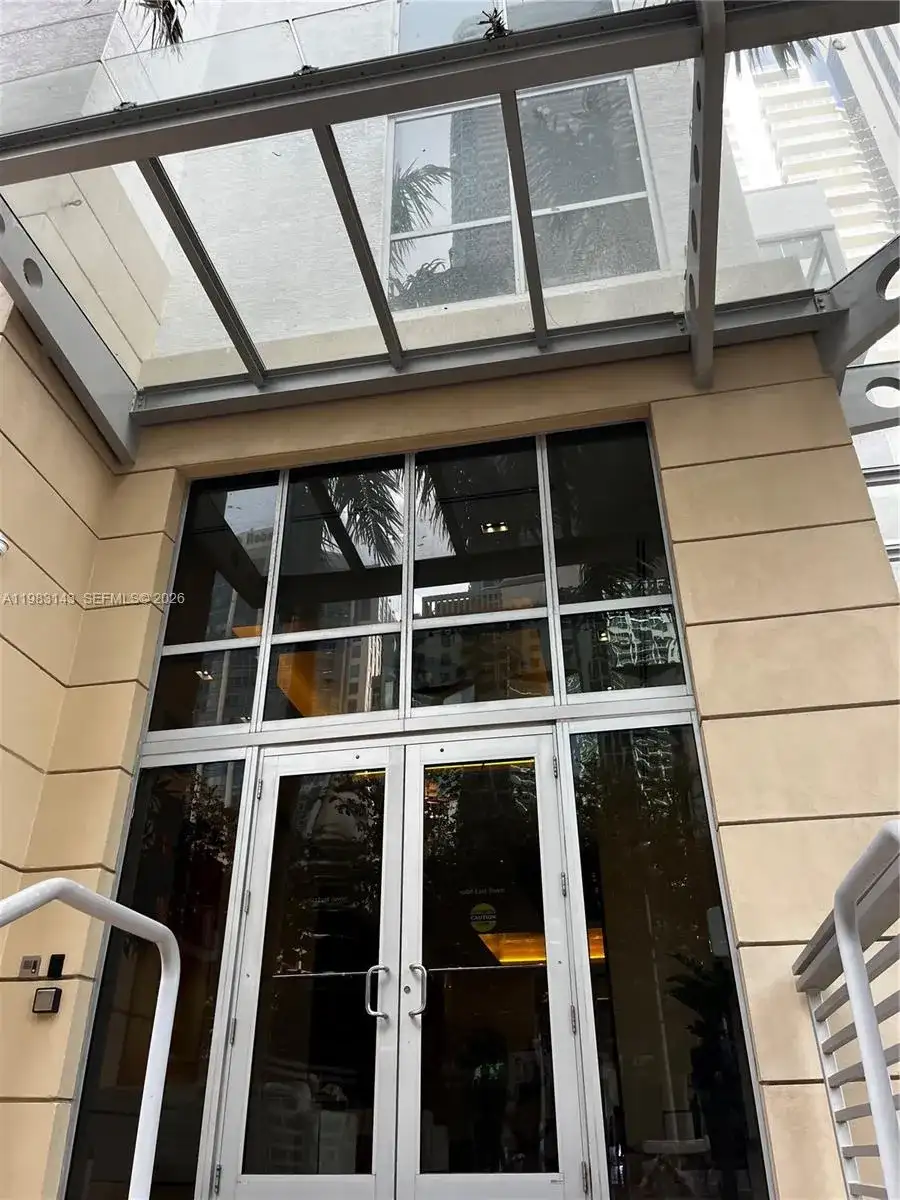 1060 Brickell Ave # 1707, Miami FL 33131 photo 2