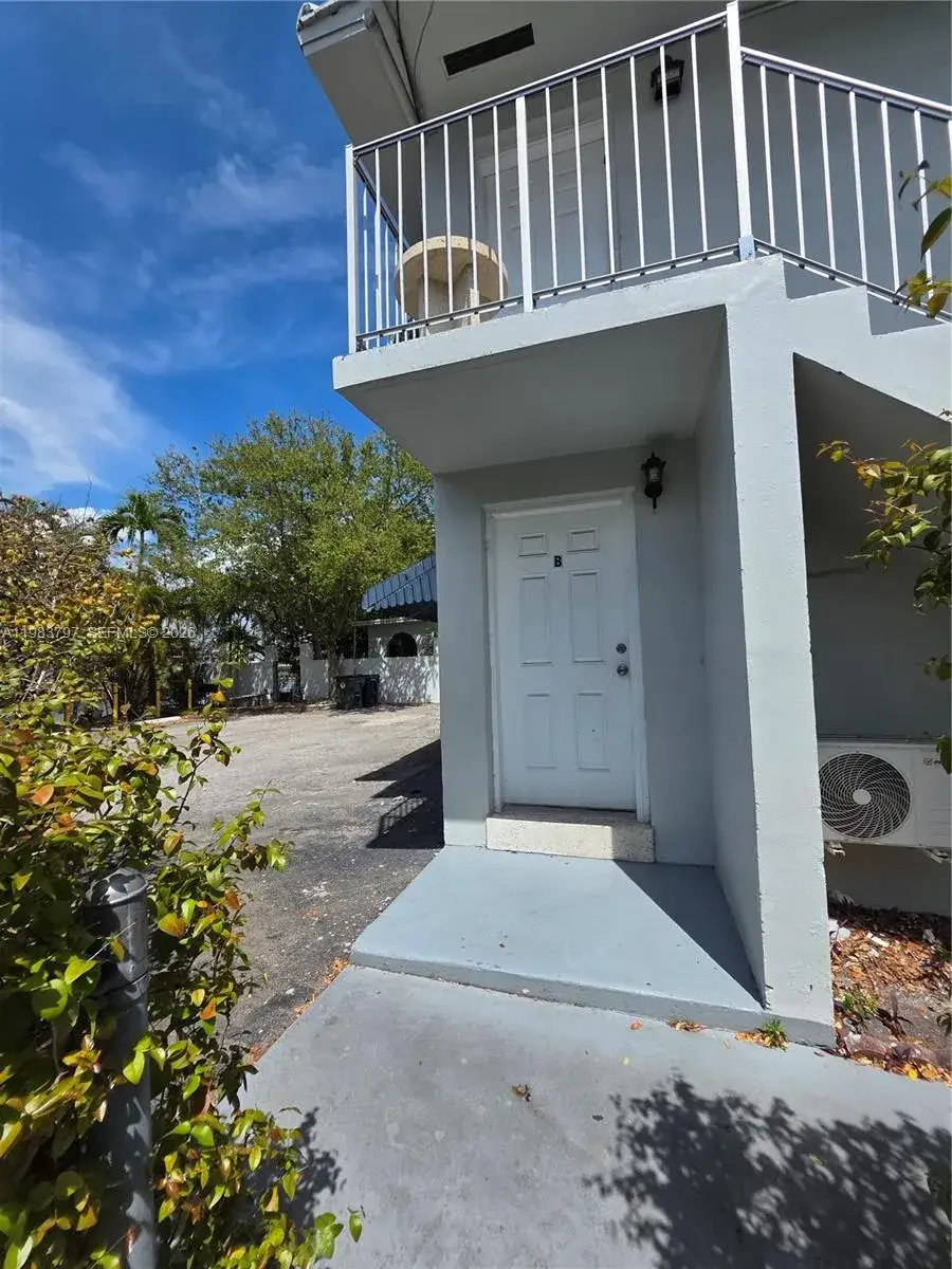 53 Esplanade Dr # B, Miami Springs FL 33166