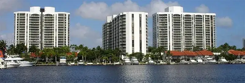 3610 Yacht Club Dr # 1002, Aventura FL 33180 photo 3