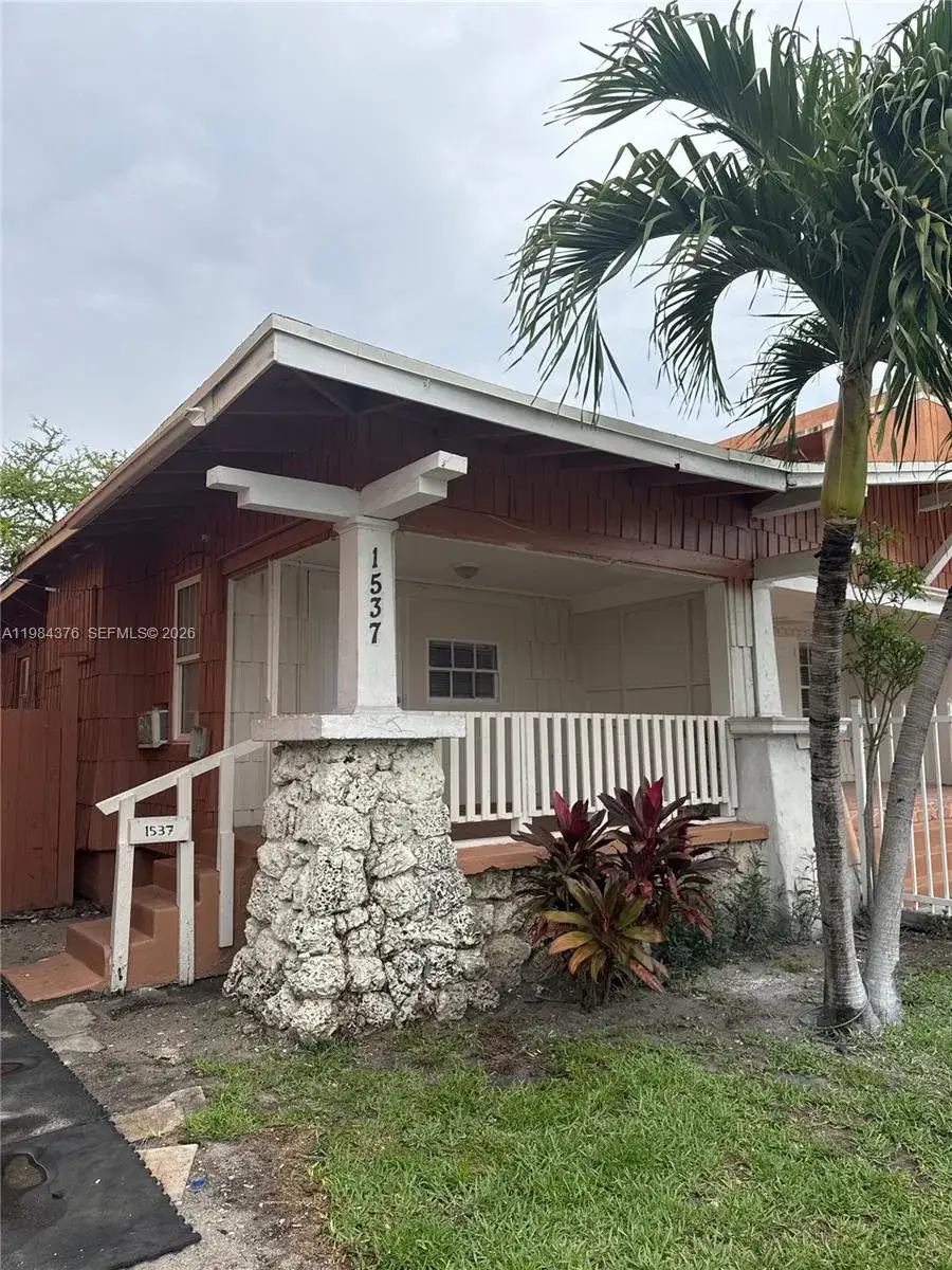 1545 NW 1st St # 1537, Miami FL 33125