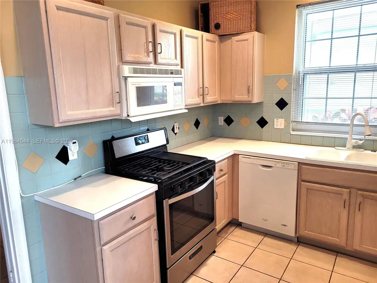 5823 Plum Harbor Cir, Tamarac FL 33321 photo 5