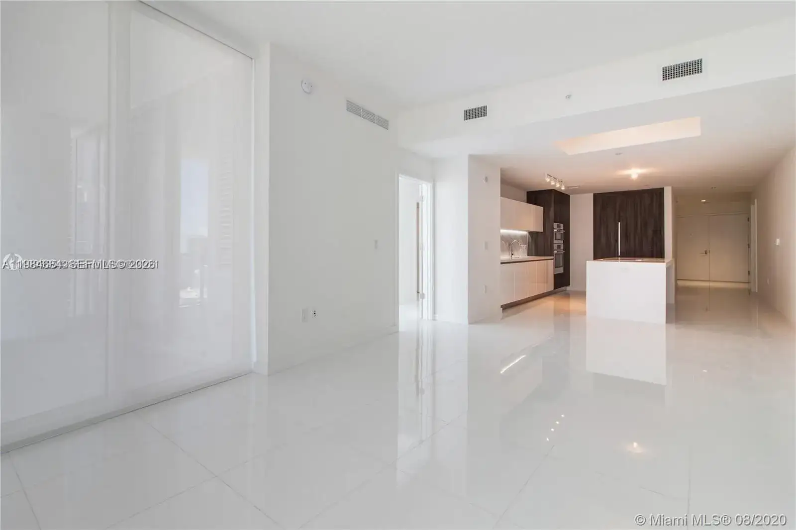 851 NE 1st Ave # 3601, Miami FL 33132 photo 4