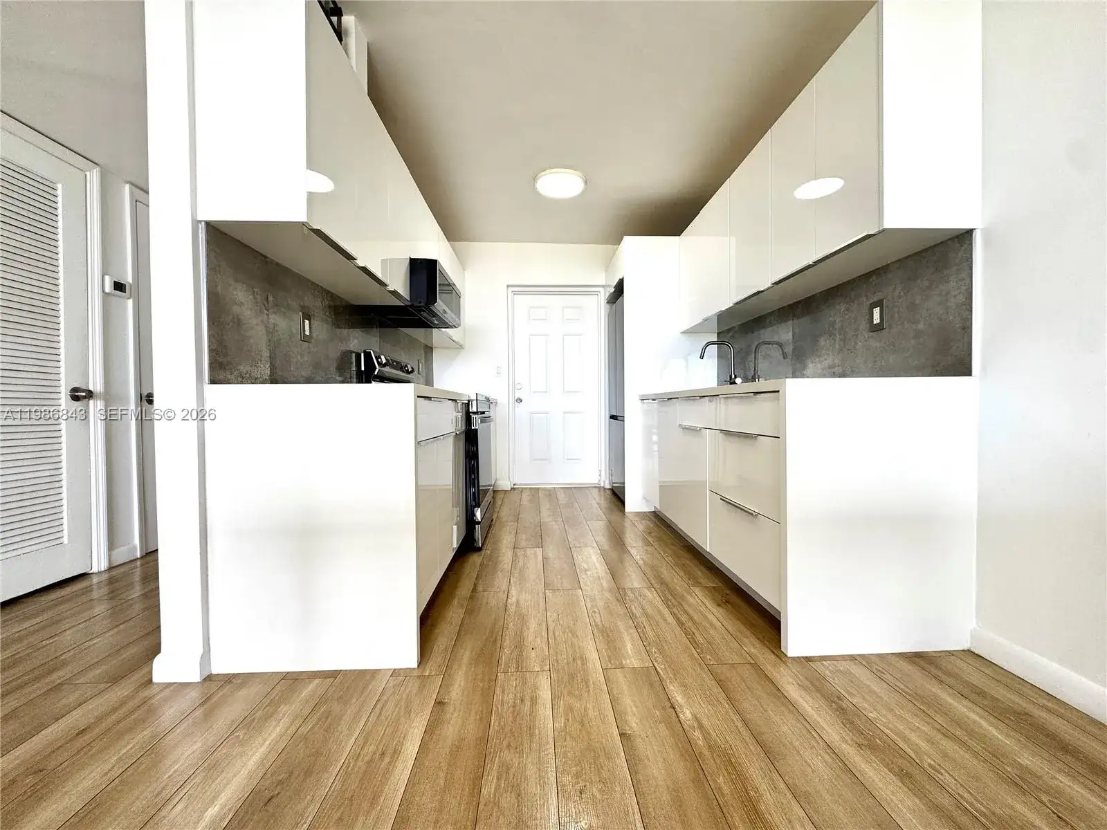 16850 S Glades Dr # 8C, North Miami Beach FL 33162 photo 2