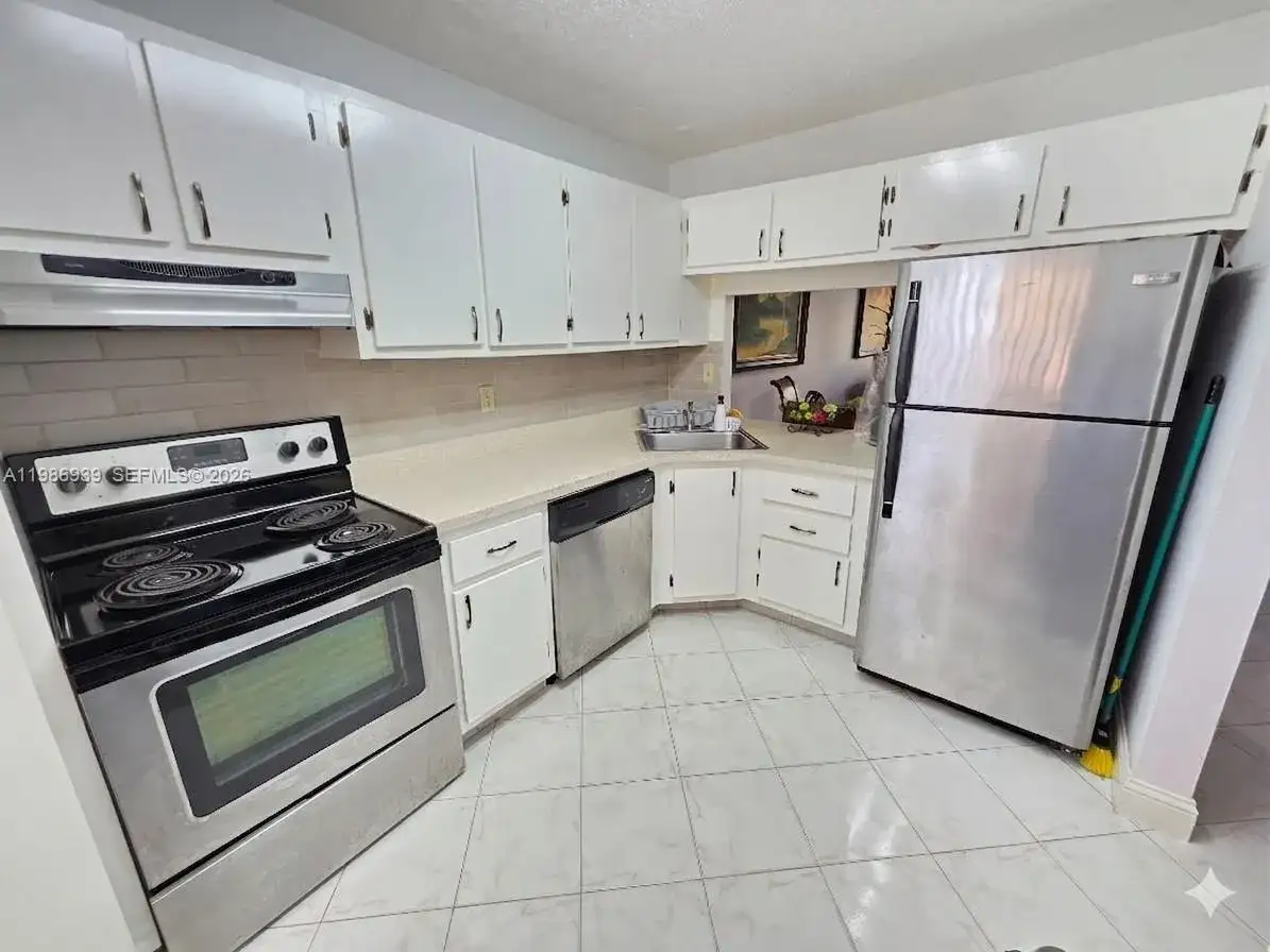 1751 NW 75th Ave # 313, Plantation FL 33313 photo 4