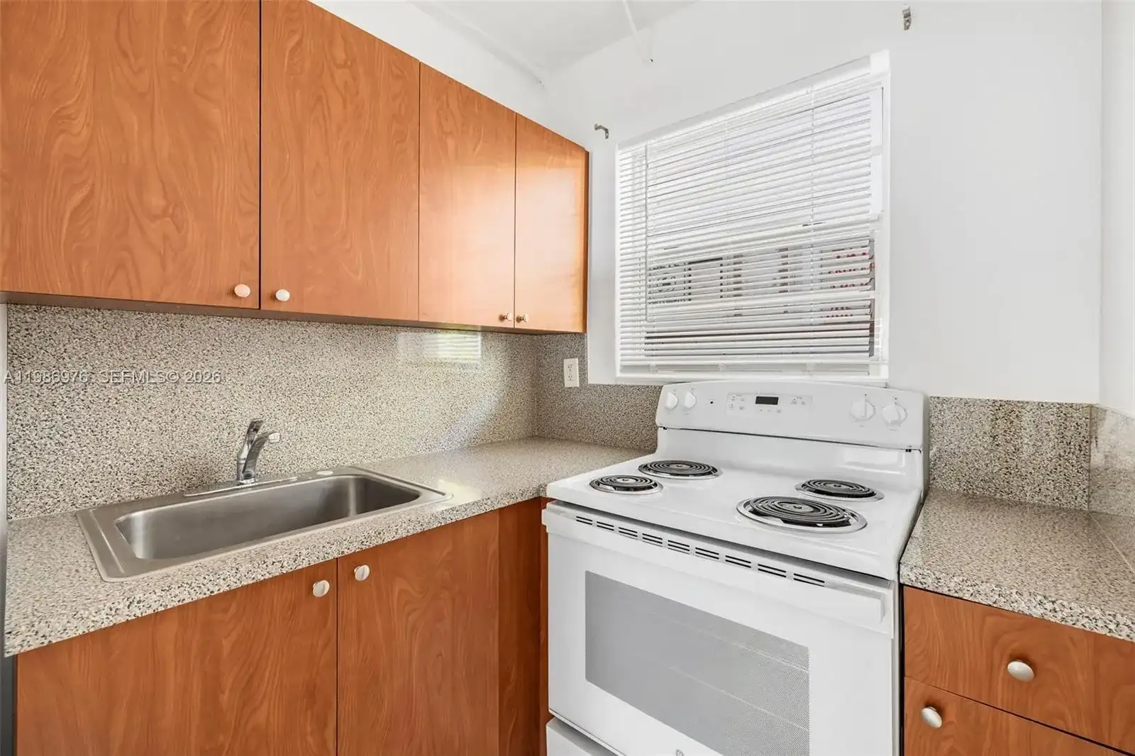 5730 NW 38th St # 4, Virginia Gardens FL 33166