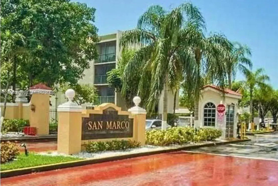 8860 Fontainebleau Blvd # 506, Miami FL 33172