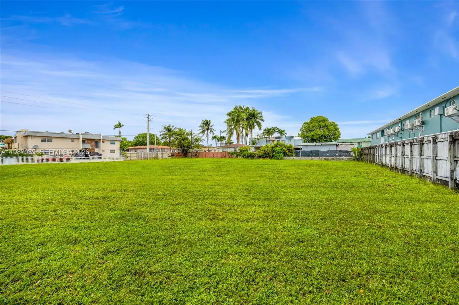 895 NW 45th Ave, Miami FL 33126 photo 3