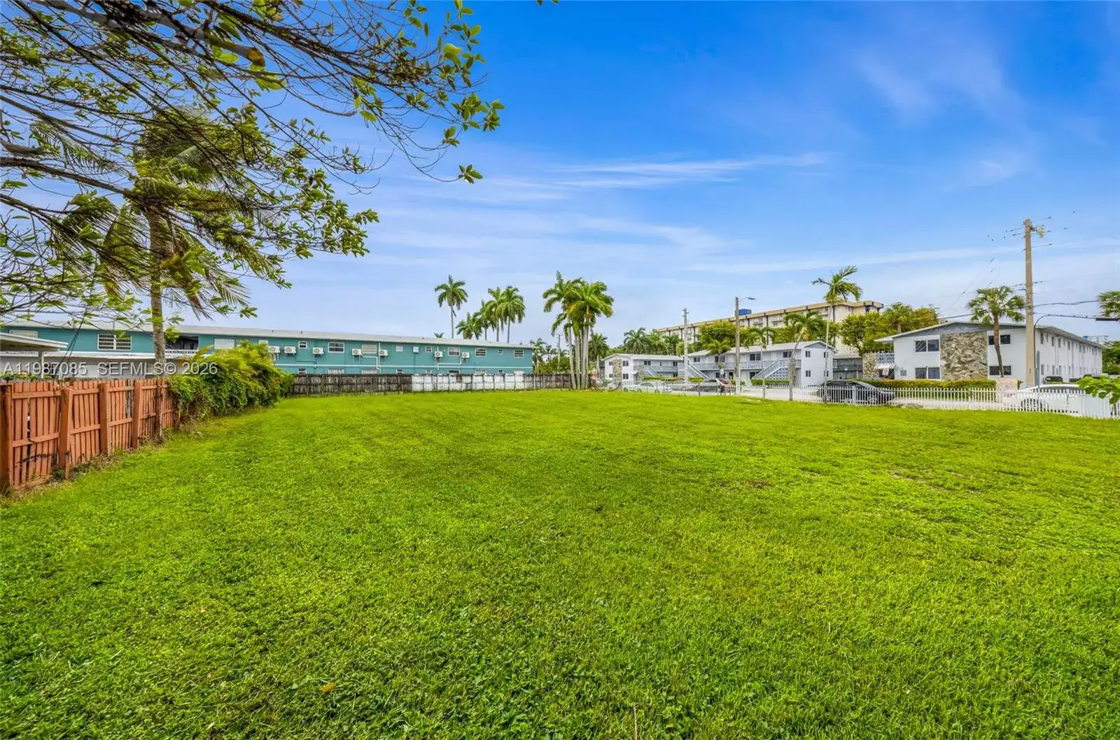 895 NW 45th Ave, Miami FL 33126 photo 5