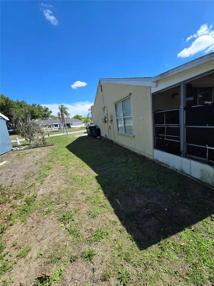 2473 Fairbrook st, North Port FL 34287 photo 4
