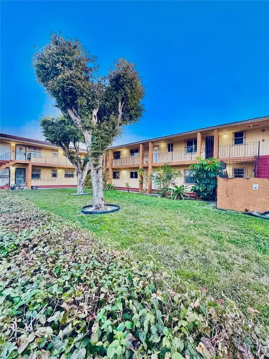 4050 NW 135th St # 1, Opa-Locka FL 33054