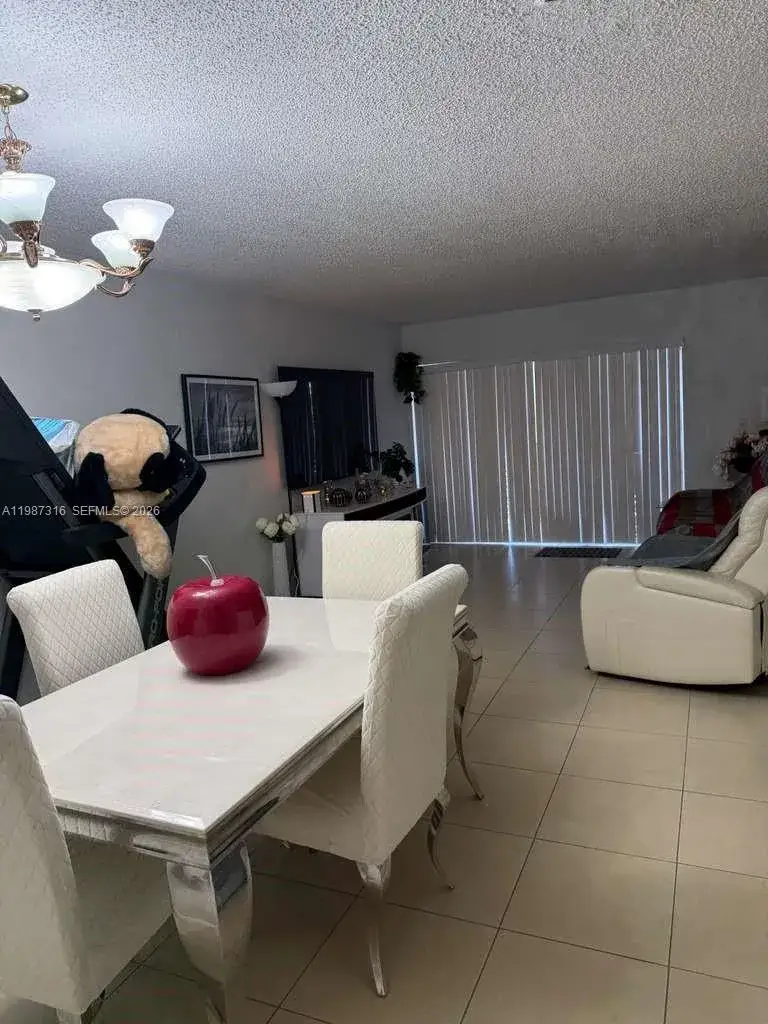 1900 W 68th St # A205, Hialeah FL 33014