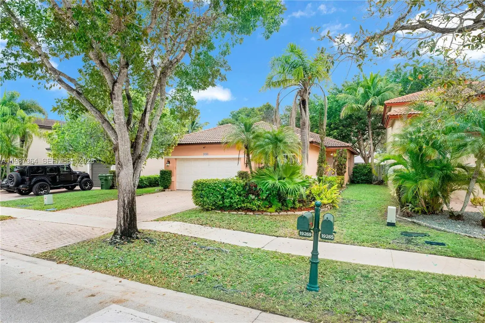 19269 NW 14th St, Pembroke Pines FL 33029 photo 3