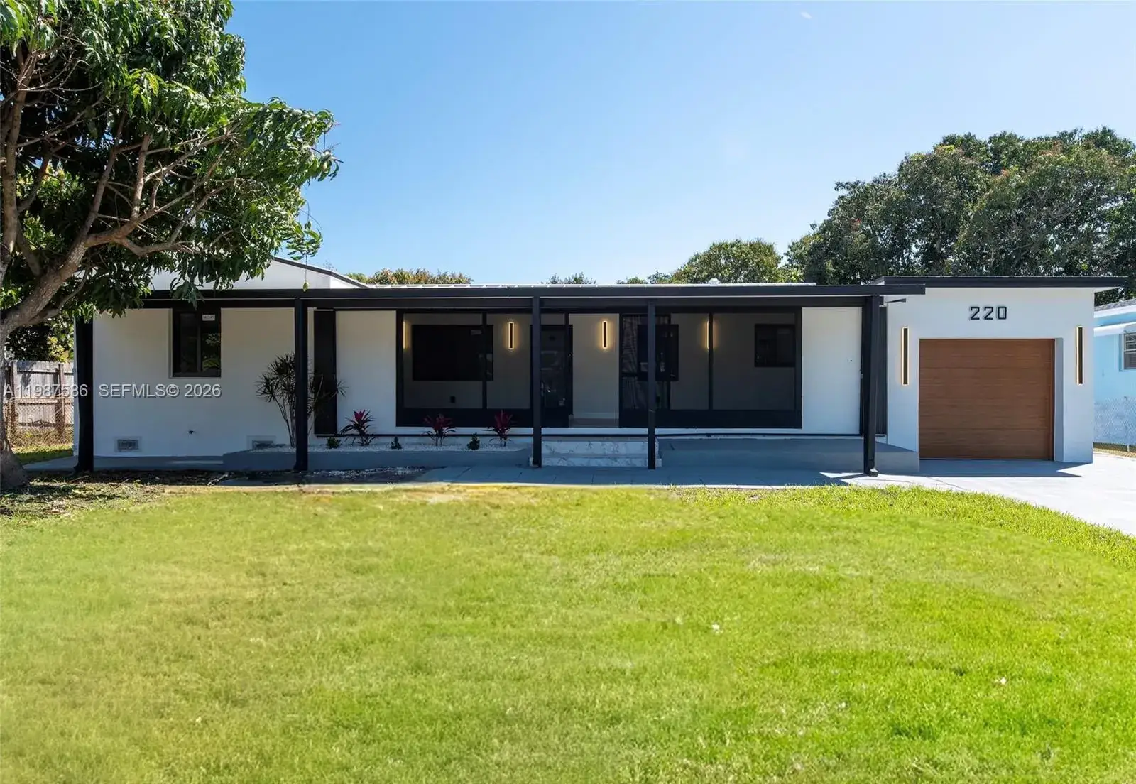 220 NW 144th St, Miami FL 33168