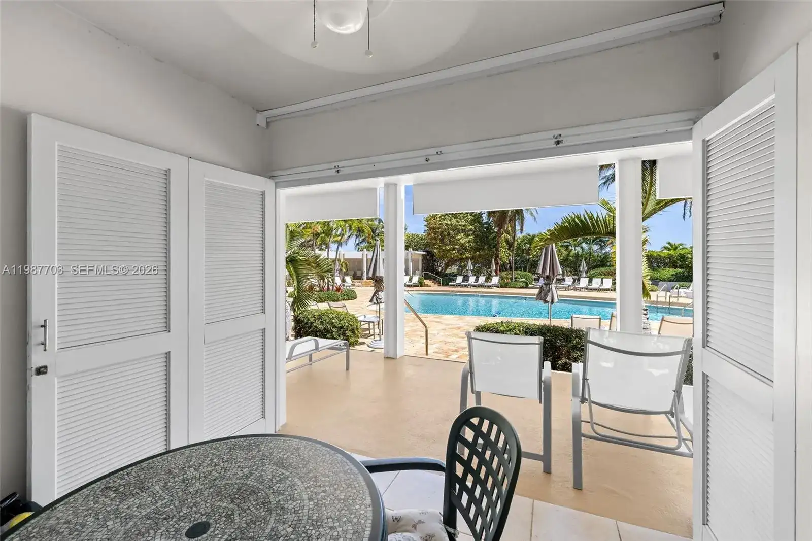 5055 Collins Ave, Miami Beach FL 33140 photo 2