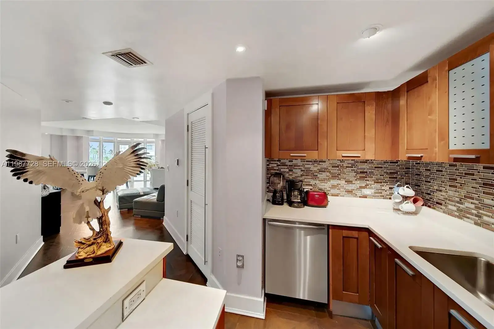 448 Ocean Dr # 302, Miami Beach FL 33139 photo 2