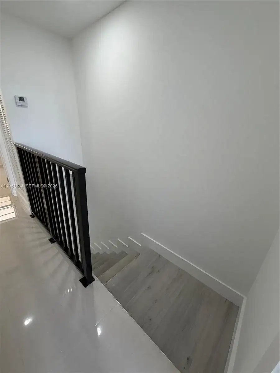 1550 W 7th Ct # 15, Hialeah FL 33010 photo 2