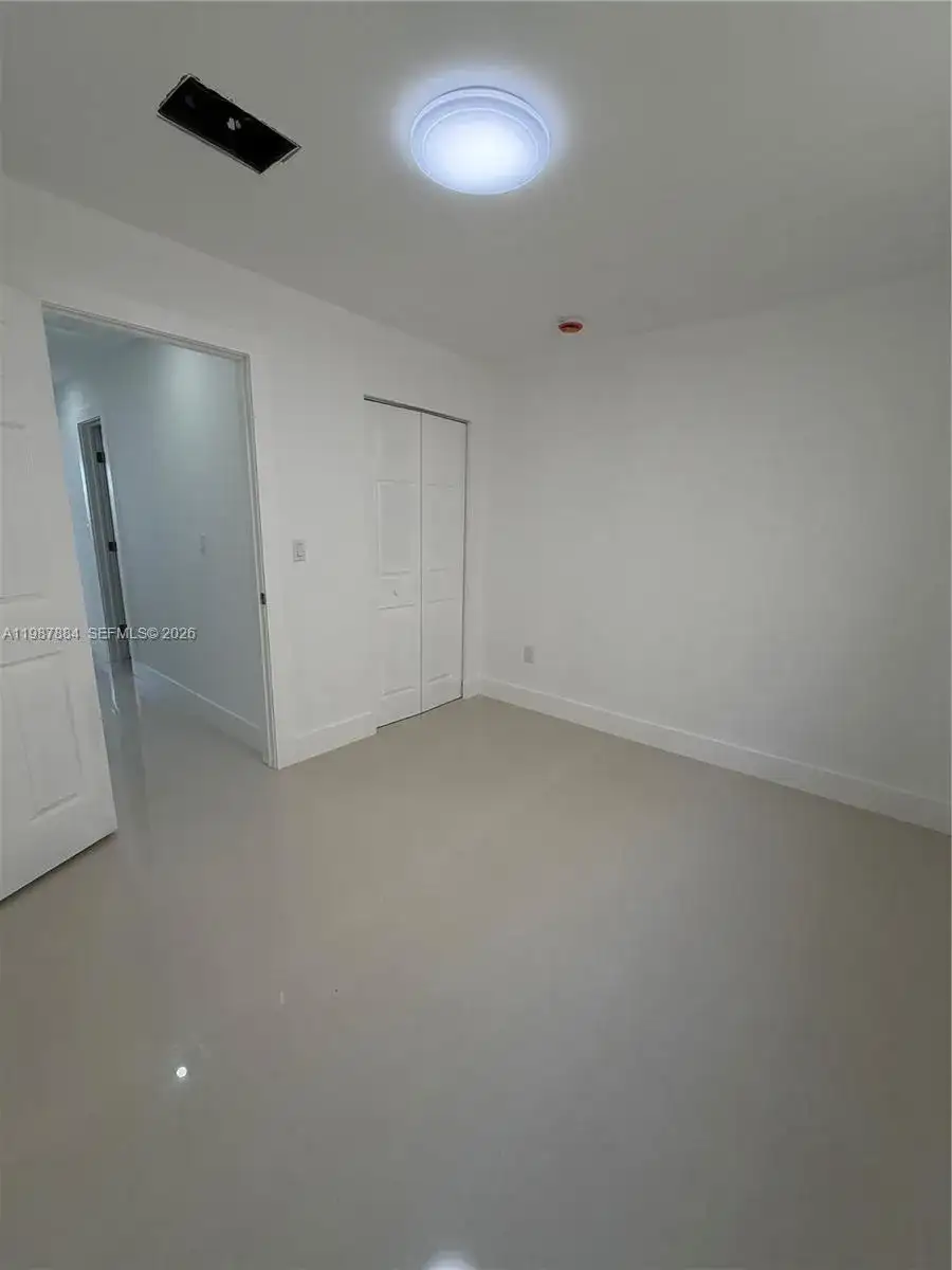 1550 W 7th Ct # 15, Hialeah FL 33010 photo 3