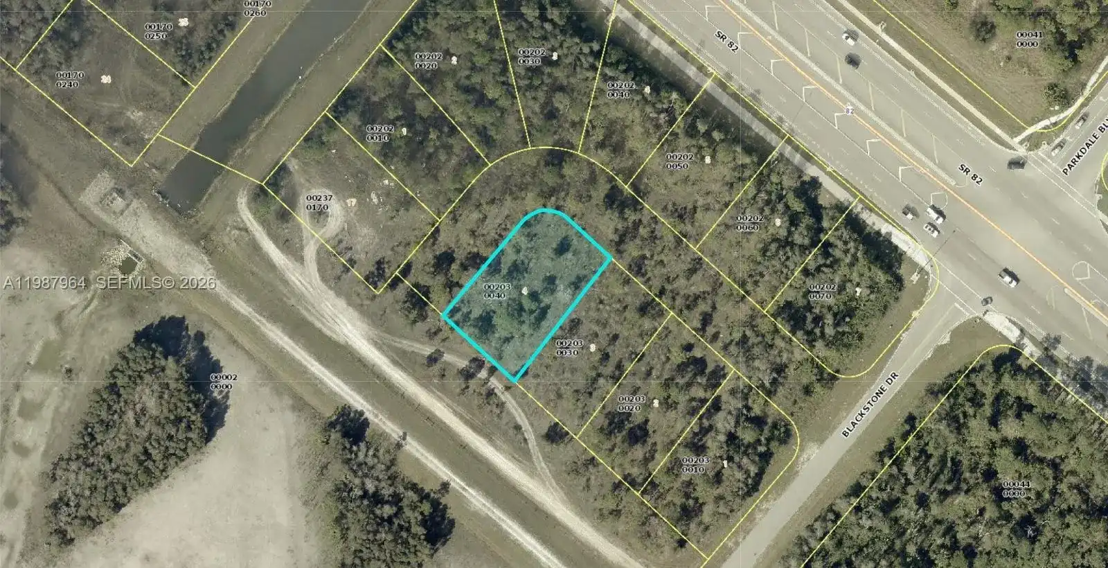807 Fabian Cir, Fort Myers FL 33913