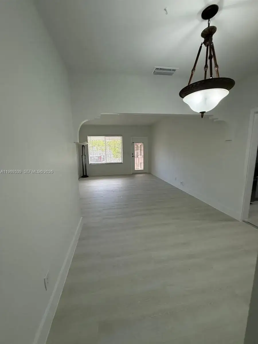 2893 SW 32nd Ct, Miami FL 33133 photo 4