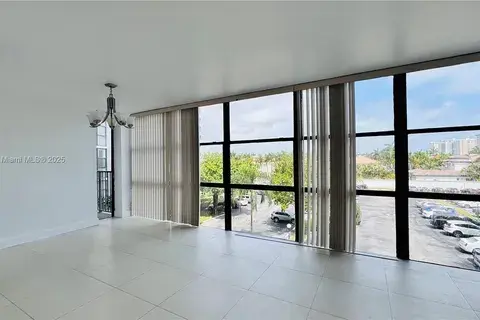 1000 Parkview Dr # 415, Hallandale Beach FL 33009