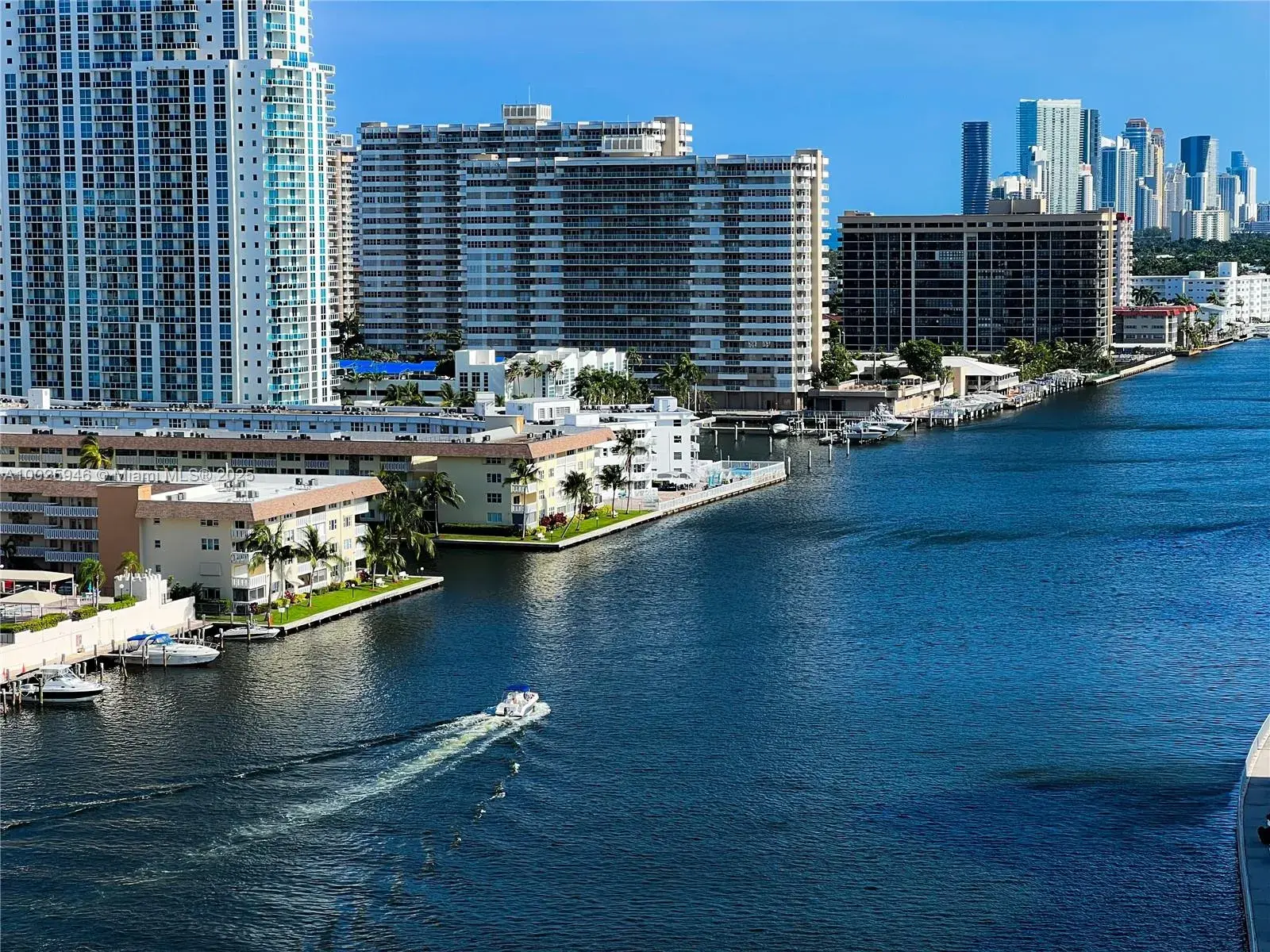 2602 E HALLANDALE BEACH BLVD # 1605, Hallandale Beach FL 33009