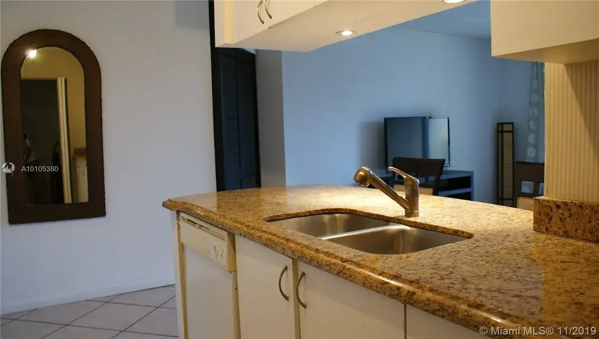 19501 E Country Club Dr # 9305, Aventura FL 33180 photo 5