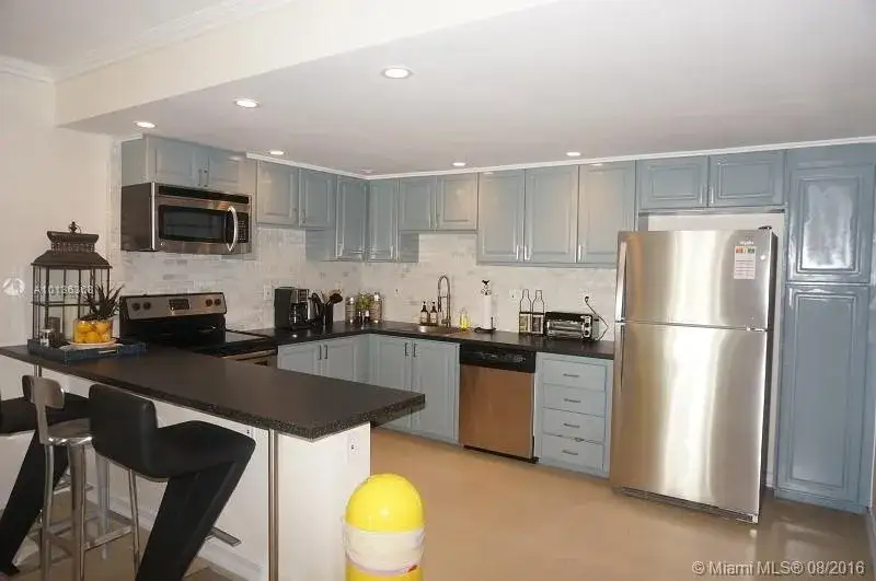 19370 COLLINS AV SEASONAL # 923, Sunny Isles Beach FL 33160