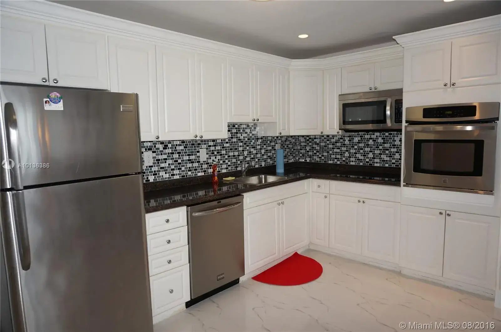 19370 COLLINS AV SEASONAL # 1417, Sunny Isles Beach FL 33160 photo 3