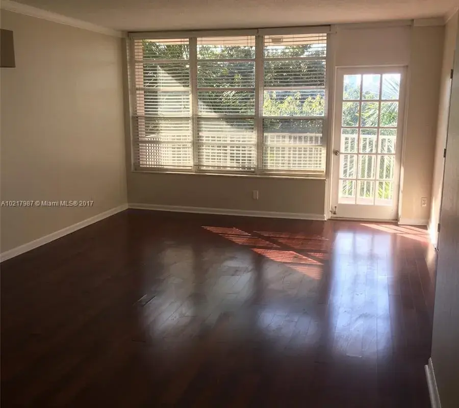 3181 S Ocean Dr # 405, Hallandale Beach FL 33009