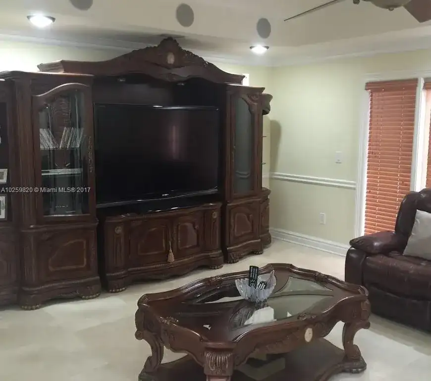 16253 NW 82nd Ave, Miami Lakes FL 33016 photo 3