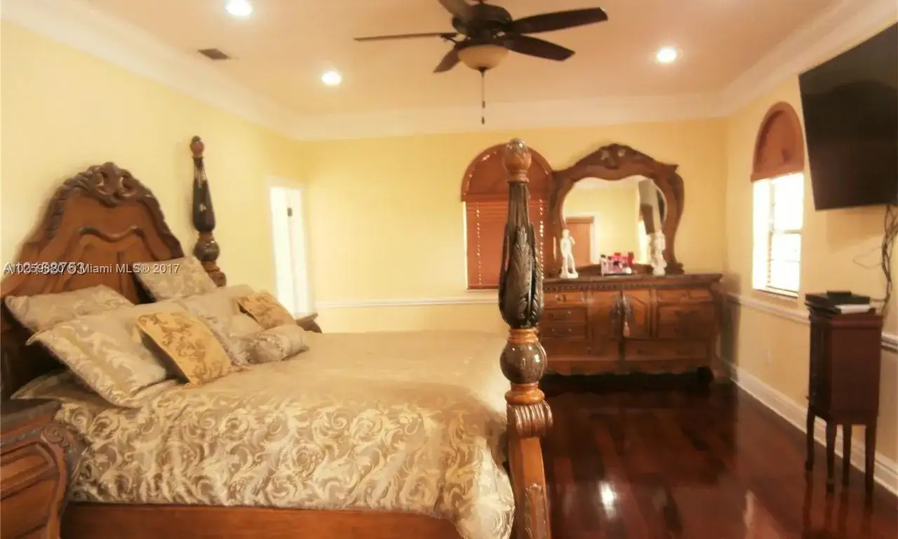 16253 NW 82nd Ave, Miami Lakes FL 33016 photo 5