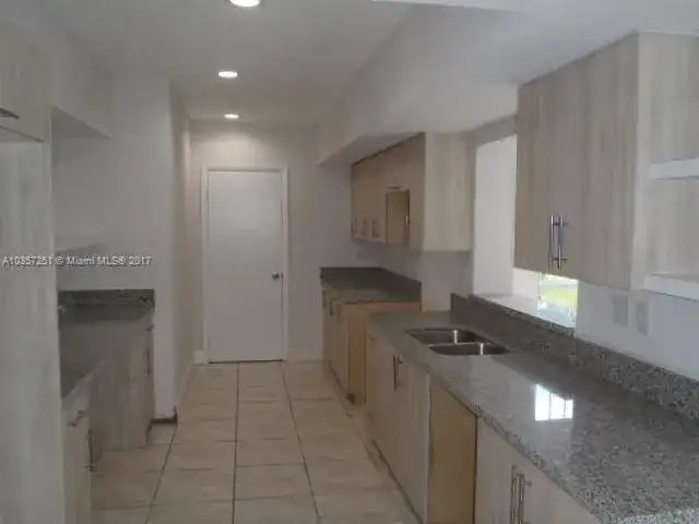 15901 Miami Dr, North Miami Beach FL 33162 photo 2