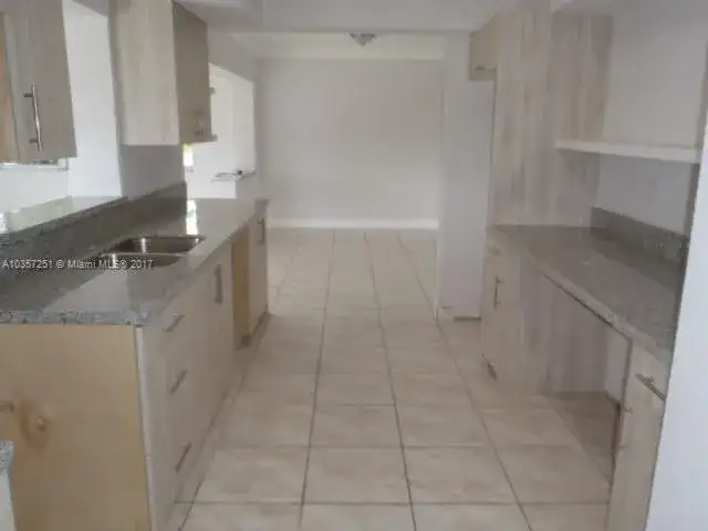 15901 Miami Dr, North Miami Beach FL 33162 photo 3