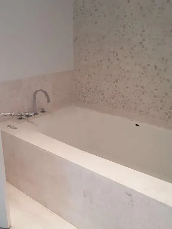 17121 Collins Ave # 1007, Sunny Isles Beach FL 33160