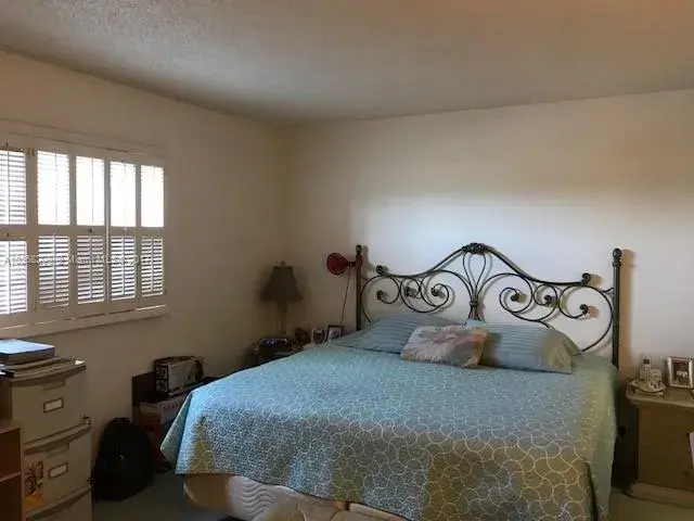 900 NE 12th Ave # 302, Hallandale Beach FL 33009
