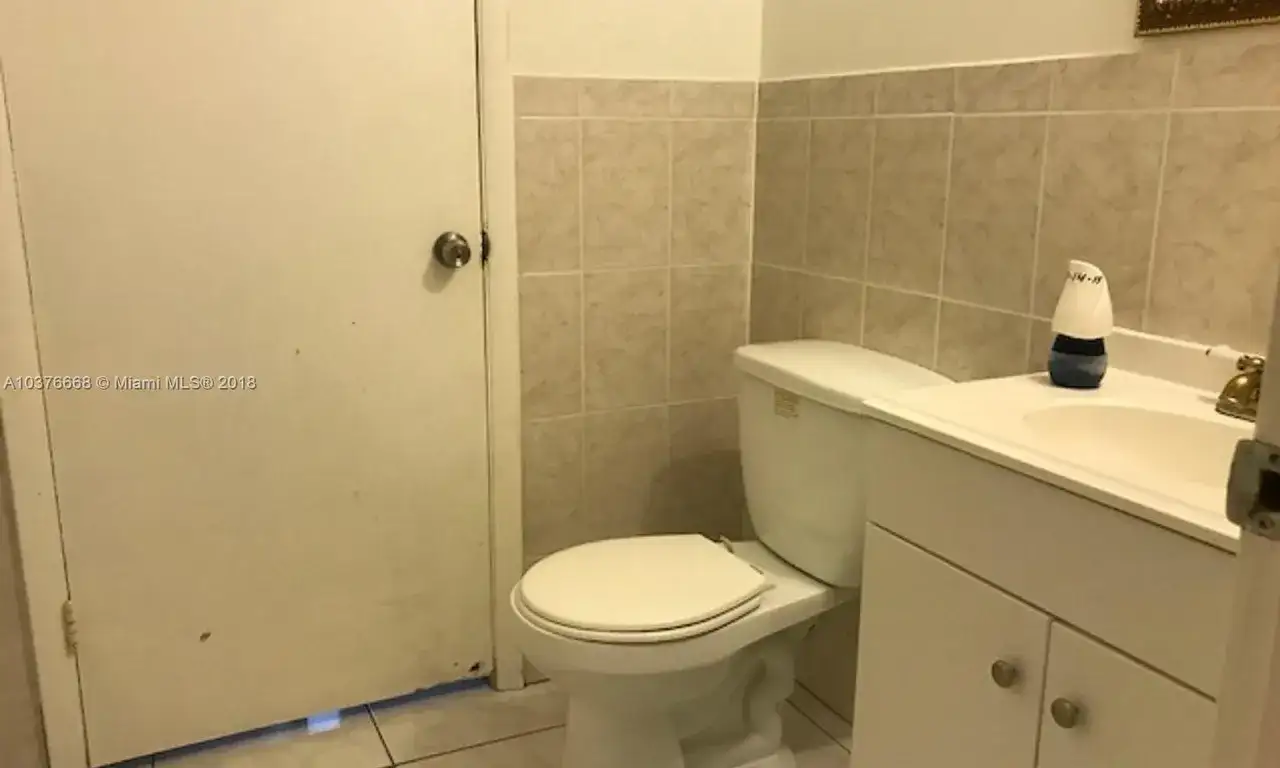 1637 SW 16th St, Miami FL 33145 photo 3