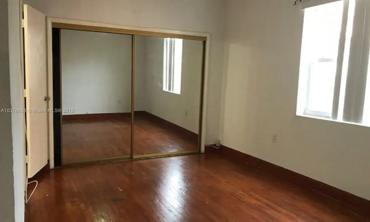 1637 SW 16th St, Miami FL 33145 photo 4