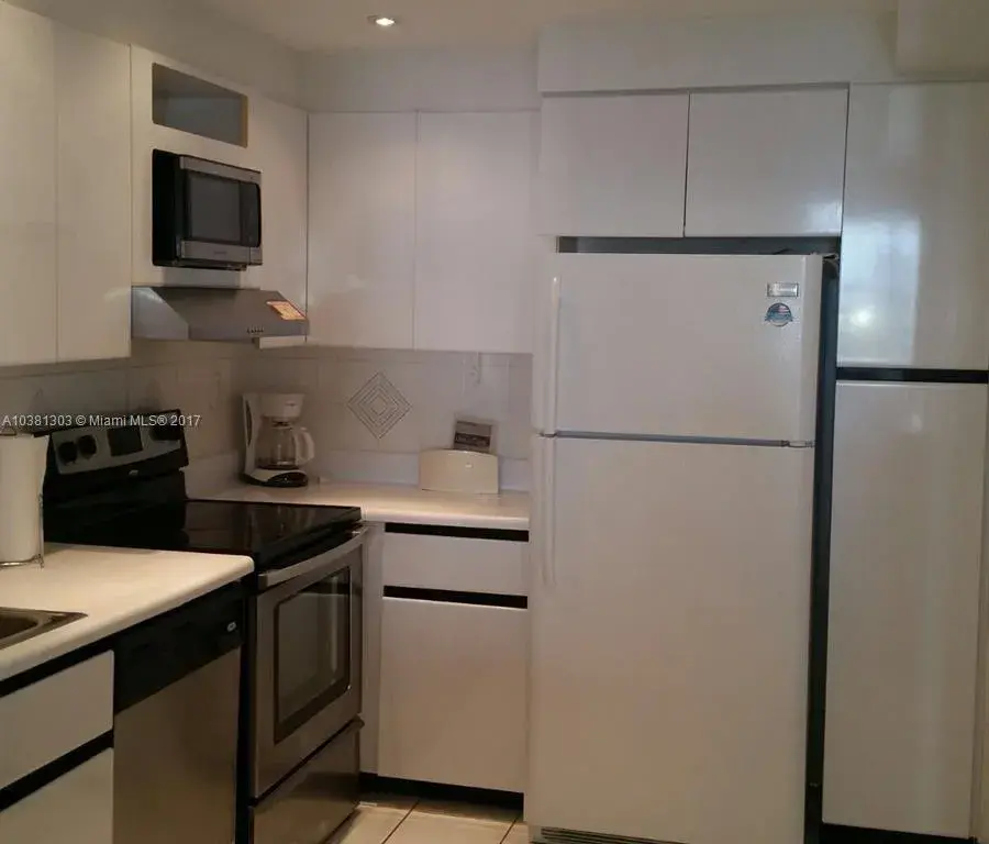 3731 N Country Club Dr # 928, Aventura FL 33180