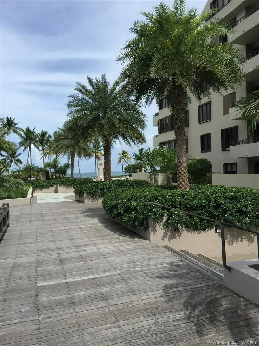 201 Crandon Blvd # 207, Key Biscayne FL 33149
