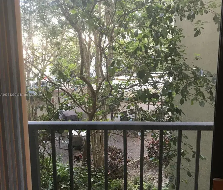 1919 Van Buren St # 211A, Hollywood FL 33020