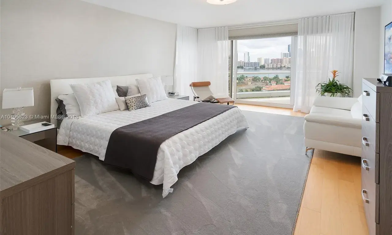 7000 Island Blvd # 1001, Aventura FL 33160