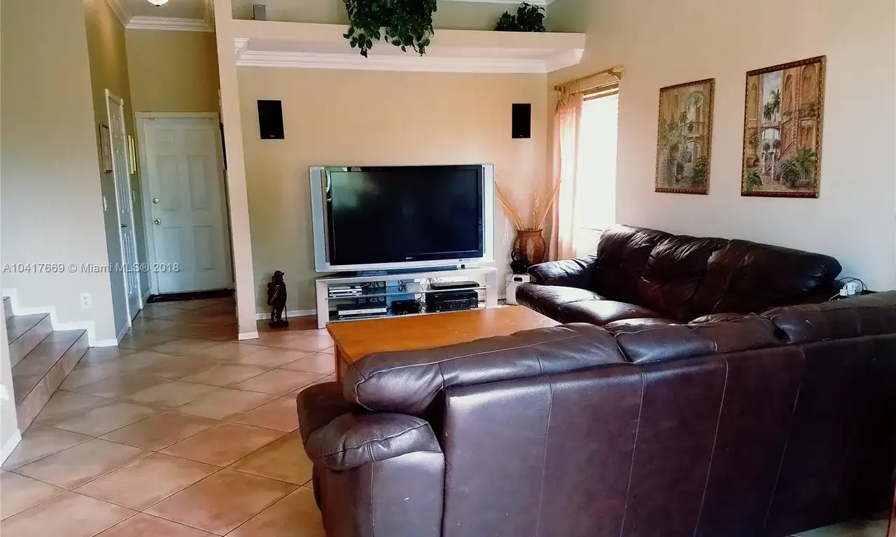 15640 SW 16th Ct, Pembroke Pines FL 33027 photo 5