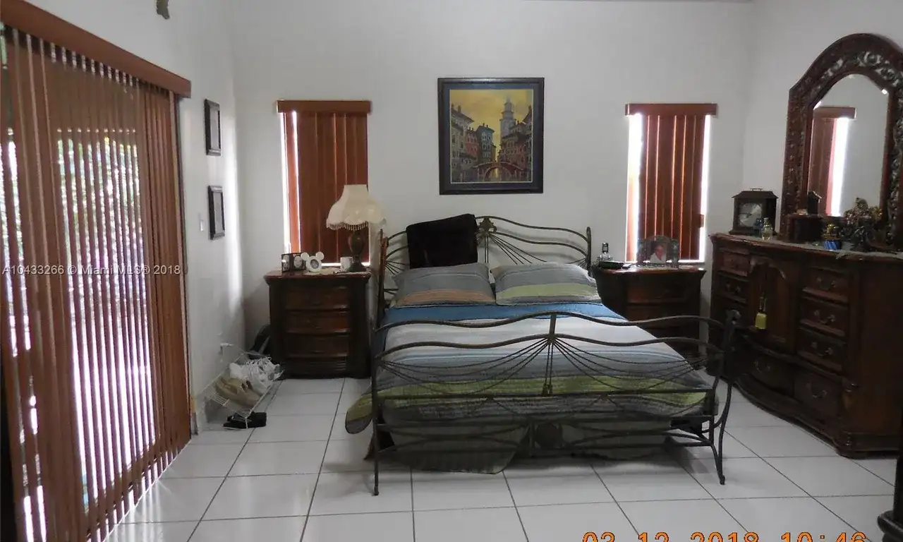 8726 NW 147th Ln, Miami Lakes FL 33018 photo 2