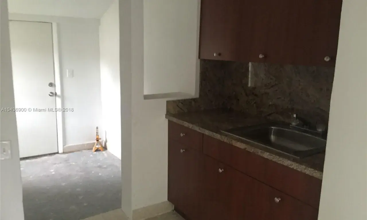 3041 NW 10th Ave, Miami FL 33127