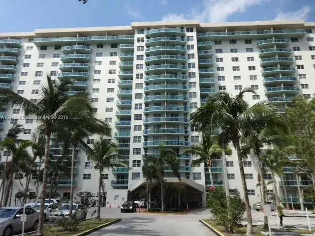 19390 Collins Ave # 120, Sunny Isles Beach FL 33160 photo 2
