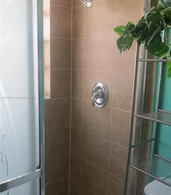 6855 Abbott Ave # 303, Miami Beach FL 33141