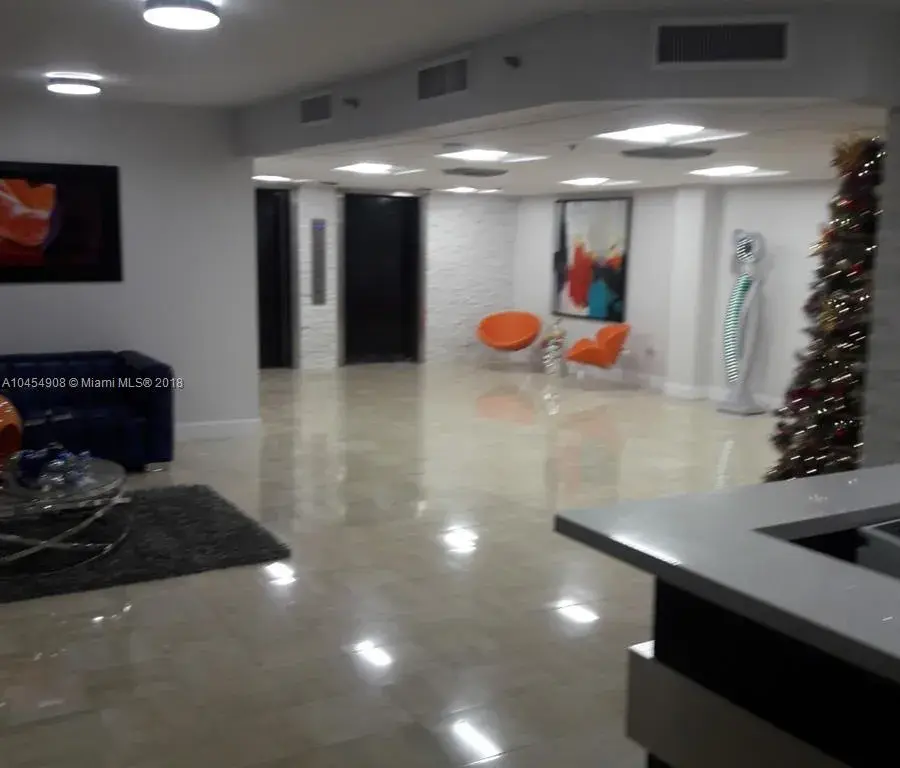919 Hillcrest Dr # 201, Hollywood FL 33021