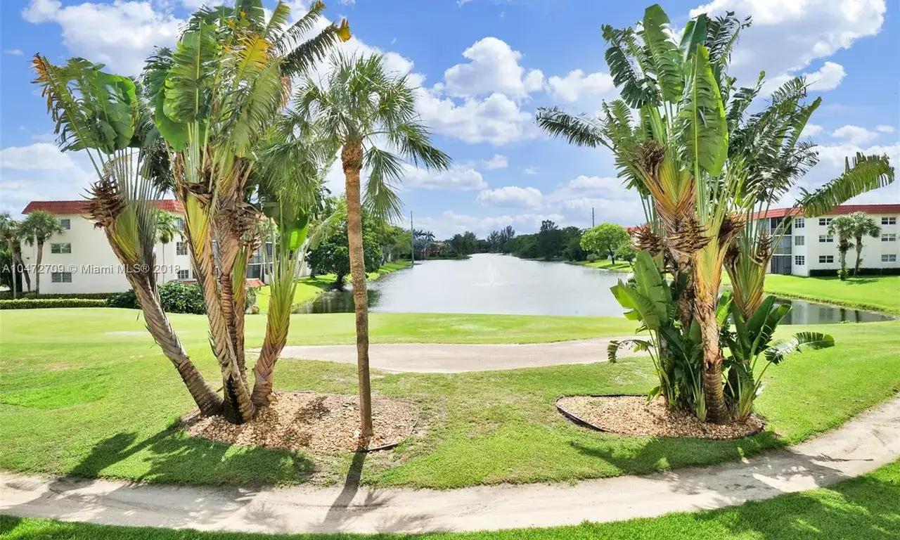 411 S Hollybrook Dr # 207, Pembroke Pines FL 33025